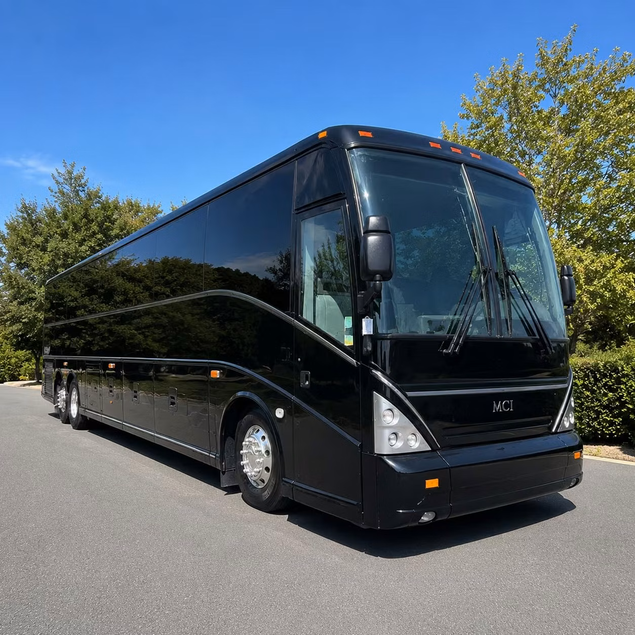 airport transfer shuttle buses for fullerton business travelers